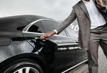 Carro executivo com motorista: prevenção de perdas na contratação